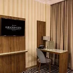 Grand 4*